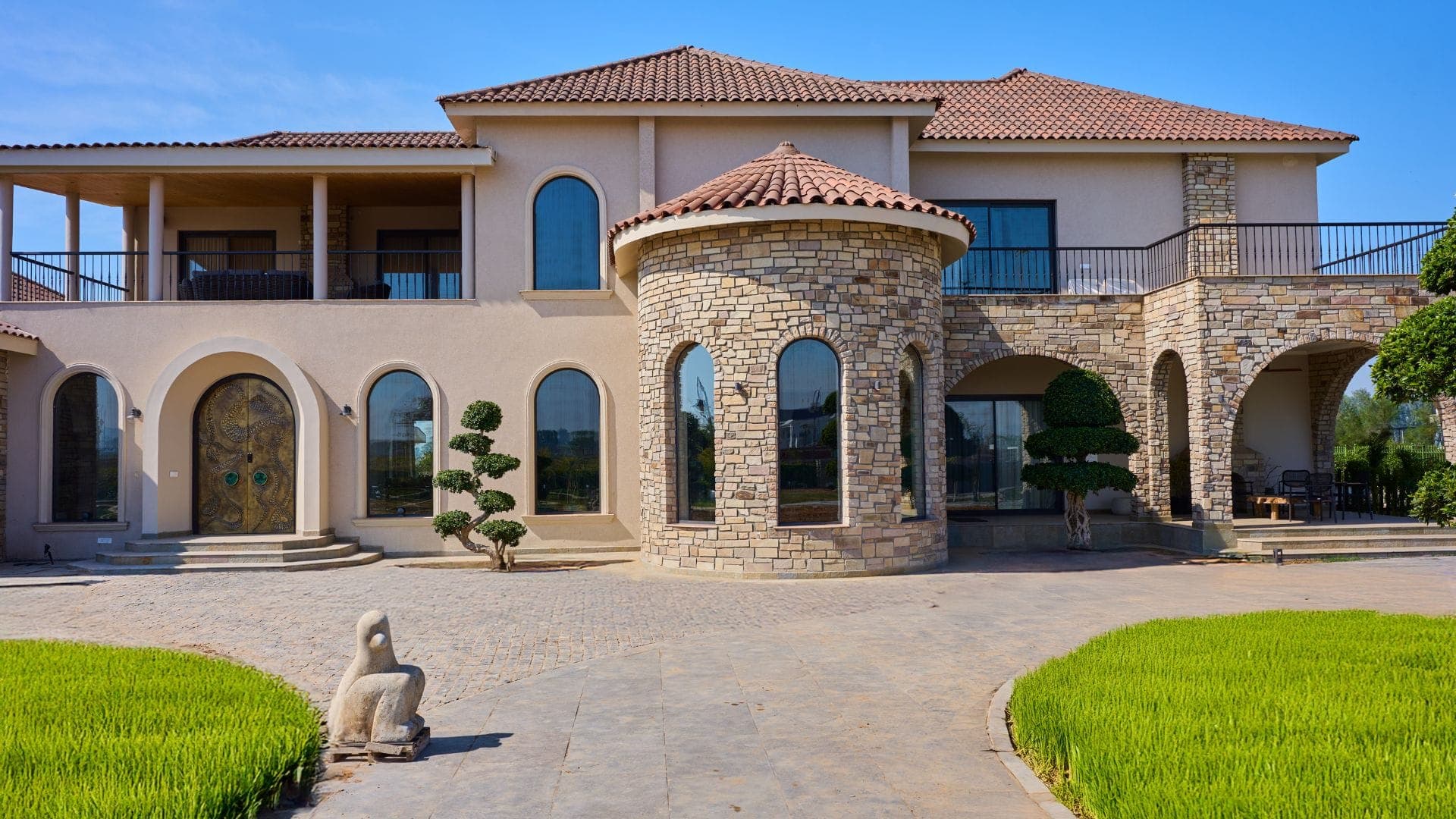 Under the Tuscan Arch